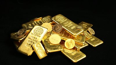 الذهب العالمي يصعد فوق مستوى 4000 دولار للأوقية مع تنامٍ في الطلب على الملاذات الآمنة وسعره في مصر ليوم 2 نوفمبر 2025