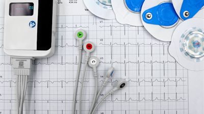دراسة تحذيرية تربط بين الاستخدام طويل الأمد لمكملات الميلاتونين وخطر متزايد لفشل القلب لدى البالغين
