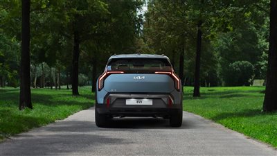 تجربة قيادة سيارة Kia EV3 الكهربائية تُبرز مدى تطوّرها وتقنيات الإبحار الذكي في فئة العائليين