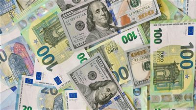 ارتفاع طفيف في قيمة الجنيه المصري مقابل العملات الأجنبية وسط توقعات ببقاء الضغوط التضخمية مستمرة ليوم 1 ديسمبر 2025