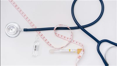 الإمارات تطلق أول لقاح إنفلونزا بدون إبرة : بخاخ أنفي للفئة 2–49 سنة