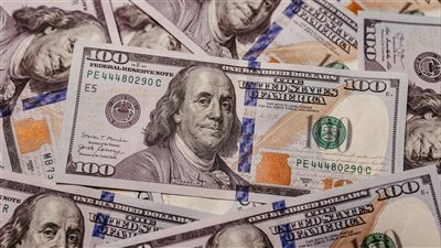 تذبذب في سعر الجنيه المصري مقابل الدولار مع ترقّب تداعيات السوق النقدية ليوم 4 ديسمبر 2025