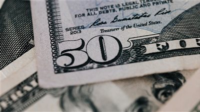 الدرهم الإماراتي يلامس أعلى مستوياته منذ شهور أمام العملات الرئيسية في أسواق الخليج ليوم 4 ديسمبر 2025