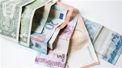 ثبات سعر الدرهم الإماراتي مقابل الجنيه المصري وسط هدوء في تعاملات البنوك اليوم 5 ديسمبر 2025