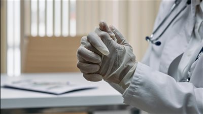 دراسة طبية حديثة تربط بين التعرض الطويل للإشعاع في بيئات العمل وزيادة مخاطر أمراض القلب