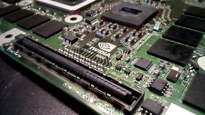 NVIDIA تُبرز نفسها مجدّداً كلاعب محوري في ثورة الذكاء الاصطناعي مع توقعات ببلوغ قيمتها سوق تريليونية