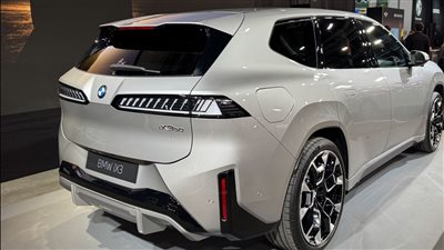 مراجعة BMW iX3 2026 تضعه في مصاف سيارات الدفع الكهربائي المتقدمة: مدى قيادة طويل وشحن سريع وقدرات ديناميكية عالية