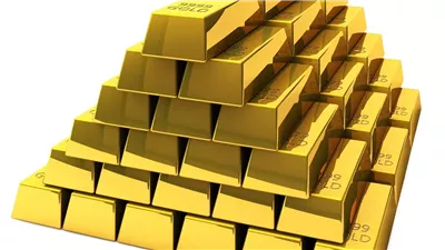 الذهب العالمي يسجل أعلى مستوى في سبعة أسابيع بدعم من تراجع الدولار وسعره في مصر ليوم 14 ديسمبر 2025