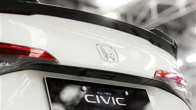 مراجعات أولية لسيارة Honda Civic 2026 تُظهر أداءً متوازناً واقتراحات قيمة للشراء مع تقييمات خبراء حول المزايا