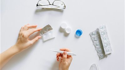 صحف صحية تبرز دراسة جديدة تروج لفعالية علاج حقنة العين في إعادة البصر لبعض الحالات