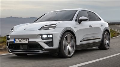 أحدث مراجعات سيارة Porsche Macan 2026 تسلط الضوء على تحسينات الأداء والتصميم الداخلي الفاخر