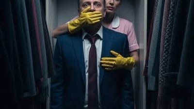 عاد المليونير الى منزله في وقت أبكر 