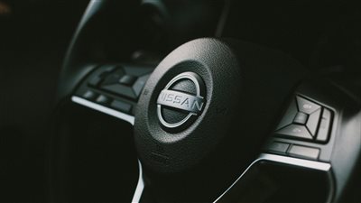 خبراء السيارات يصفون الجيل الجديد من Nissan Leaf بأنه كهربائي متين بتصميم داخلي مبتكر