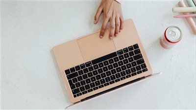 تبني عادات تحسين الذات العلمية والتركيز الذهني سيشكل محاور رئيسية في رحلة النمو الشخصي