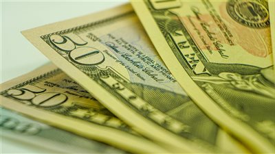 الجنيه المصري يشهد تماسكًا نسبيًا اليوم أمام الدولار والدرهم في البنوك المصرية ليوم 4 فبراير 2026