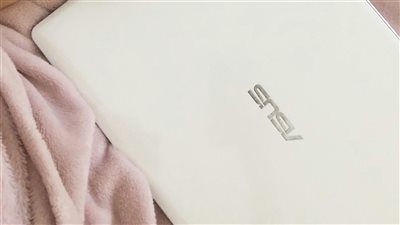 مراجعة جديدة تكشف إمكانيات Asus Zenbook Duo 2026 بشاشتين جذابتين للأداء والإنتاجية الإبداعية