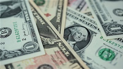 الدرهم الإماراتي يحافظ على استقراره أمام الدولار ليوم 13 مارس 2026