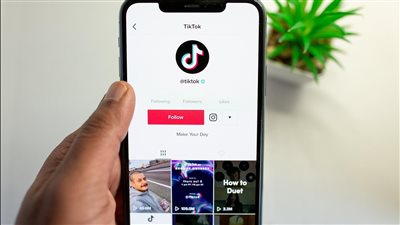 تريند جديد على TikTok يدفع المستخدمين نحو إنتاج مسلسلات قصيرة مع توجه المنصة للاستثمار في المحتوى الدرامي الأصلي