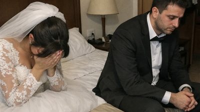 لم أكن أعرف حقيقة زوجي إلا في ليلة زفافي 