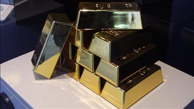 أسعار الذهب عالميًا تتذبذب بين ضغوط الفائدة وسعره في مصر ليوم 29 مارس 2026
