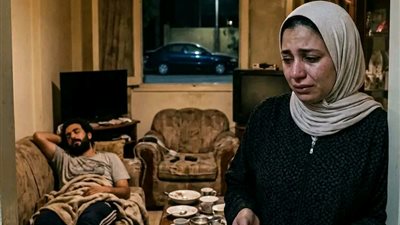 بقالي ٣ سنين صابره 